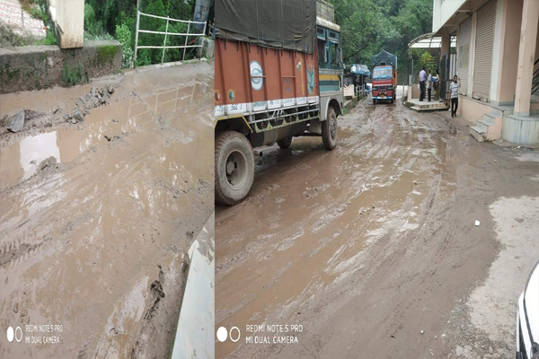 परवाणू HPMC रोड़ की हालत दयनीय, आज भी विकास कार्यो से वंचित