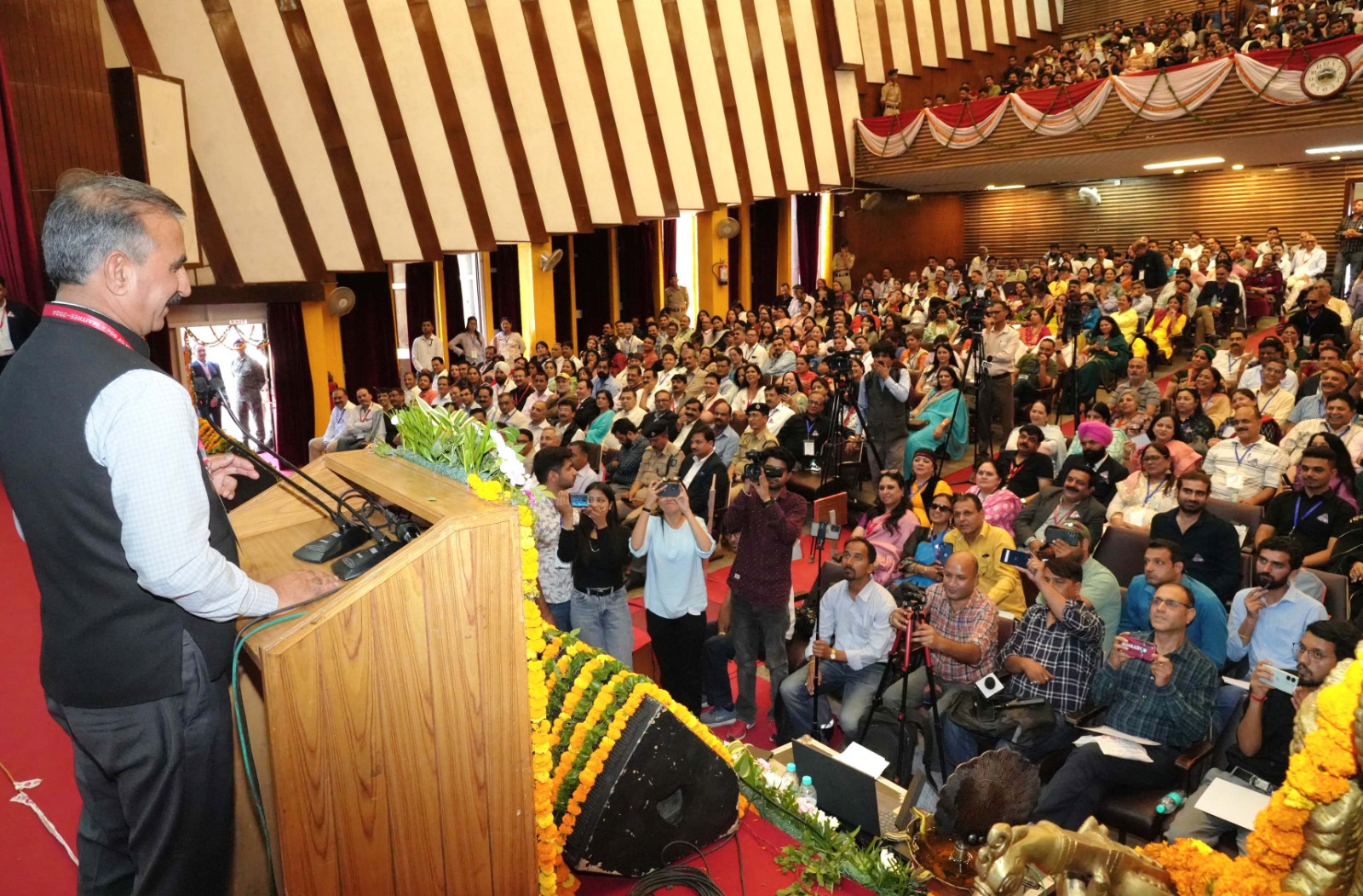 Chief Minister Thakur Sukhvinder Singh Sukhu inaugurated a two-day 'Maitree' programme of Himachal Pradesh University (HPU) Alumni (Decadal Chapter of 90s) here today. He also inaugurated the International Chapter of 'Maitree'. The Chief Minister also recalled his University days which helped him building edifice of his political career. He assured that the State Government would explore the possibilities of conducting Students Central Association (SCA) elections in HPU and the discussions were being held with the University authorities in this regard. The government was working to make Himachal a self-reliant state and numerous steps were being taken to improve the quality of education in all the government-run institutions. The government has initiated English medium in government schools starting from class one. Apart from this, Rajiv Gandhi Day Boarding Schools were coming up in all 68 assembly constituencies of the state in a phased manner which would provide state-of-the-art facilities to the students. He said that the Government mulls to bring innovative changes in the higher education sector based on modern teaching technologies so that every student could derive maximum benefit out of it. He also urged the students be noble and responsible citizens of the country and always be good to others. Keeping in mind to make Himachal Pradesh economically stable, the Government has adopted zero-tolerance towards corruption. When we came to power the economic condition of the State was in complete mess because of the huge debt burden inherited from the previous government and we had to take some tough decisions to bring back the derailed economy on track by generating income from the existing resources. We have set a target to make Himachal Pradesh the most prosperous state by the year 2032", he remarked. The Chief Minister also detailed about the Mukhya Mantri Sukh Aashray, stating that 4000 orphan children have been adopted as 'Children of the State' and the entire responsibility of their education has being taken by the State Government. A Center of Excellence would be constructed in Tikri of Kandaghat area in District Solan to provide education to about 300 Divyangjans, he remarked. He also announced to provide rupees two crore to the alumni Association for construction their building. He also released three books - 'Juni' by senior journalist Sanjeev Sharma, 'Main Aur Meri HP University' and 'Yadein Buransh Ki'. He also gave away free lifetime membership certificates of HPU alumni to four specially-abled students. MLA Satpal Singh Satti, recalling university days said that though they had different ideologies but Sh. Sukhu was his good friend and both of them learnt the political traits from this prestigious institution. As of today, about 25 student leaders of the university were the members of the present Himachal Pradesh Legislative Assembly. He added that many people including Union Minister JP Nadda and former Union Minister Anand Sharma earned fame by achieving great heights in their respective fields. Earlier, President of Alumni Association Prof. Chandramohan Parshira welcomed the Chief Minister and said that the association would adopt Neri of Shimla district for its overall development. Chief Parliamentary Secretary Sunder Singh Thakur, MLA Kewal Singh Pathania, DC Anupam Kashyap and former students of HPU from India and abroad were present at the occasion.