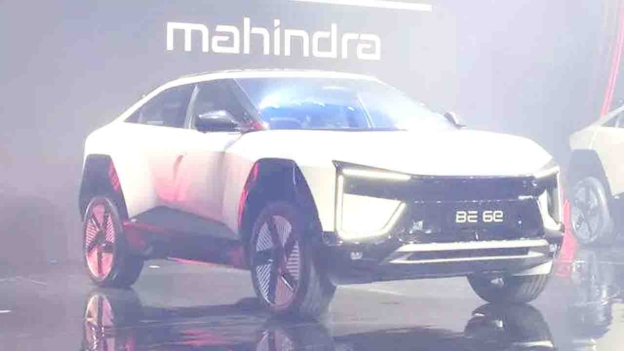 Mahindra BE 6e: कई बेहतरीन फीचर्स के साथ लॉन्च हुई Mahindra की नई इलेक्ट्रिक एसयूवी, इतनी है शुरुआती कीमत